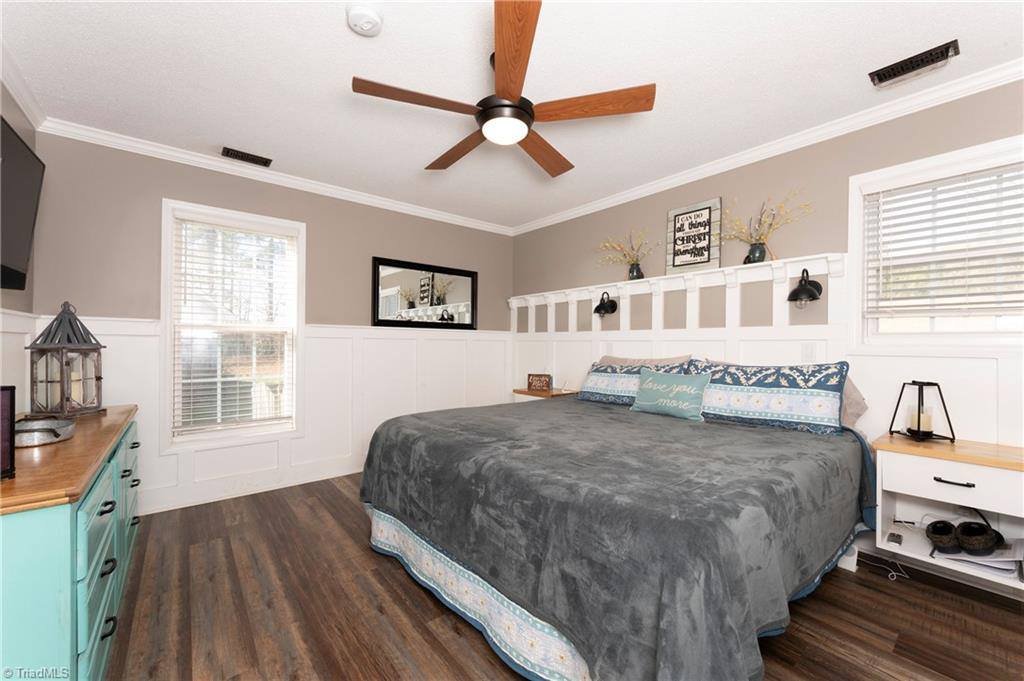 5870 Ferntree Court, Pfafftown, NC 27040