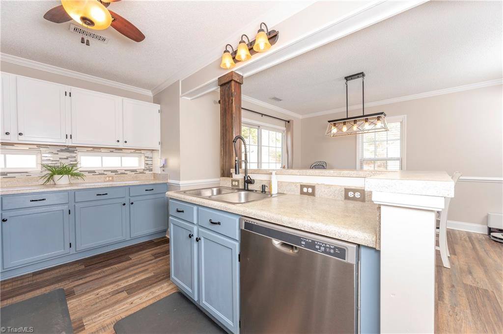 5870 Ferntree Court, Pfafftown, NC 27040