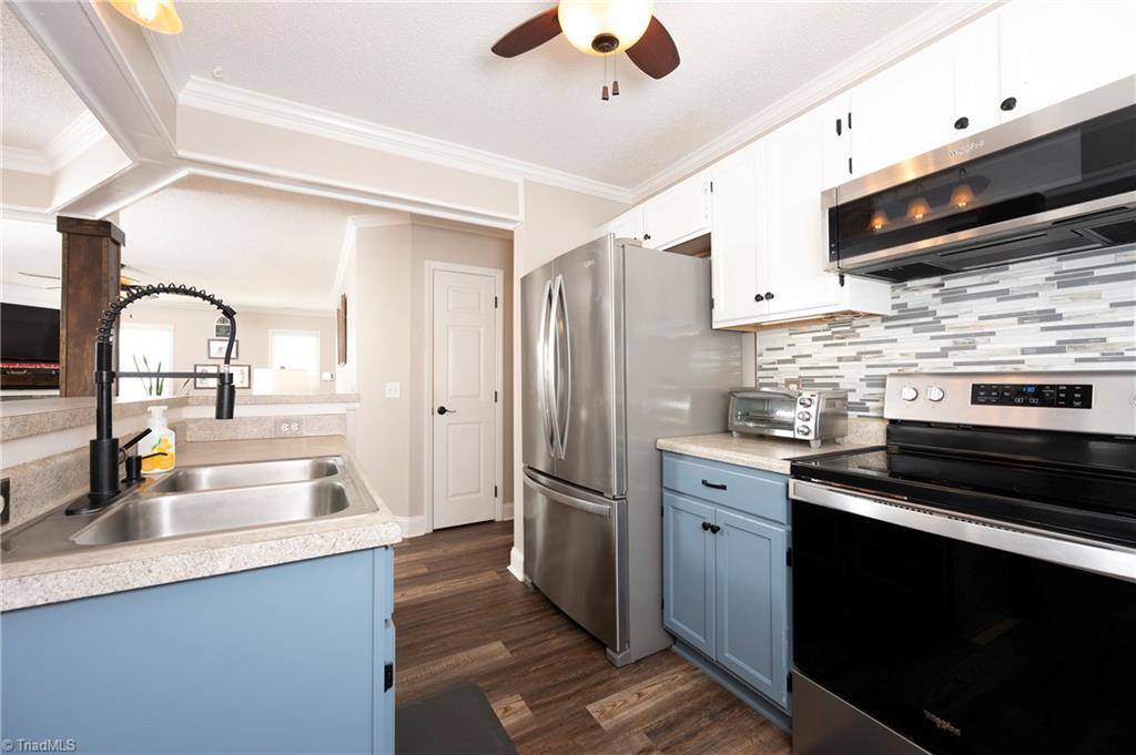 5870 Ferntree Court, Pfafftown, NC 27040