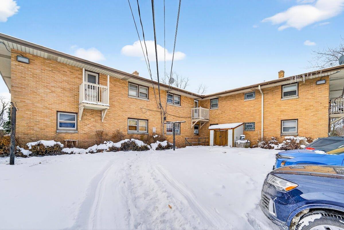 9126 West Grantosa Dr, Milwaukee, WI 53225