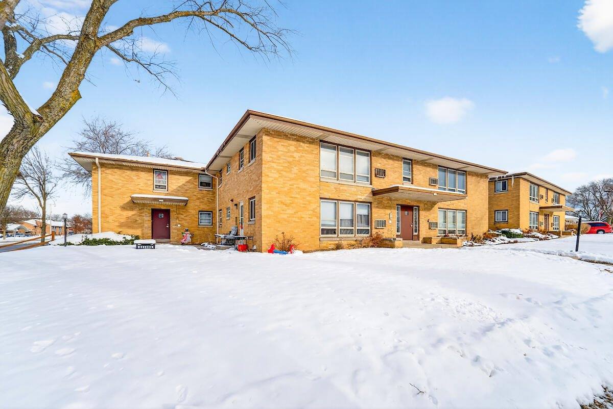 9126 West Grantosa Dr, Milwaukee, WI 53225