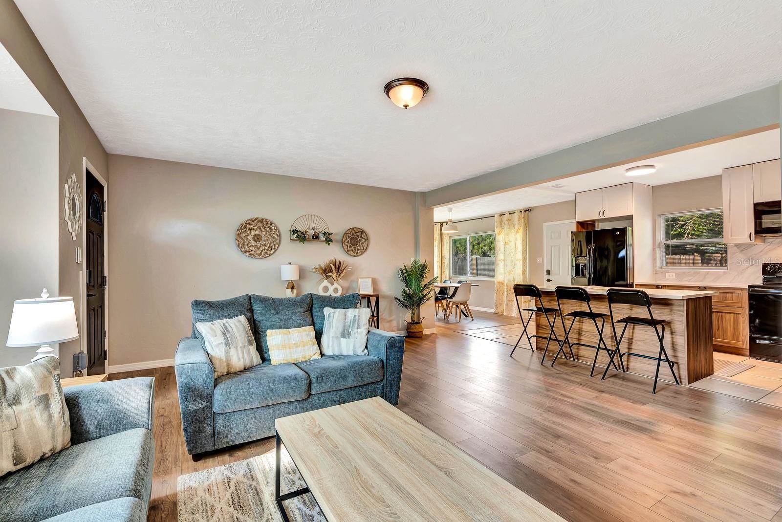 2127 Lee Lane, Sarasota, FL 34231