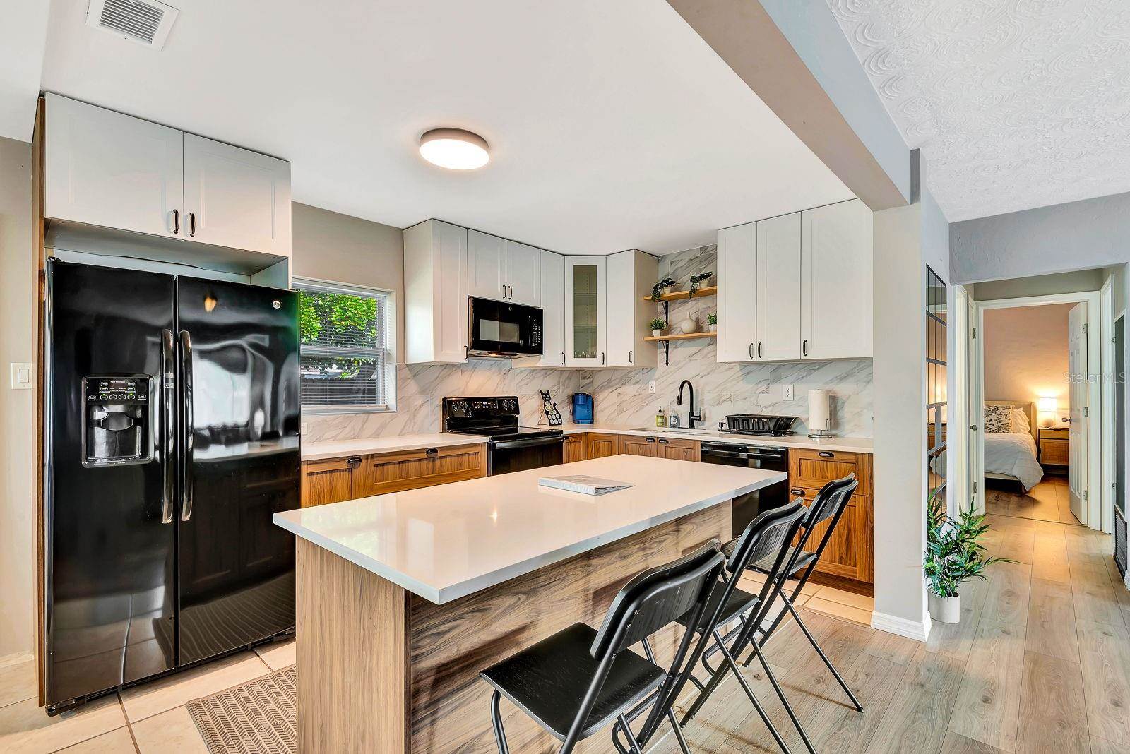 2127 Lee Lane, Sarasota, FL 34231