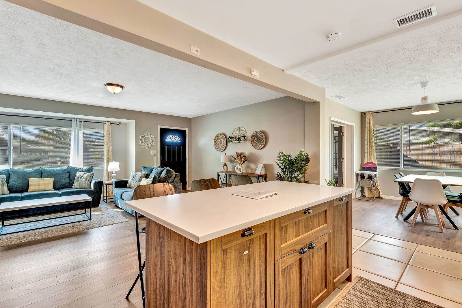 2127 Lee Lane, Sarasota, FL 34231