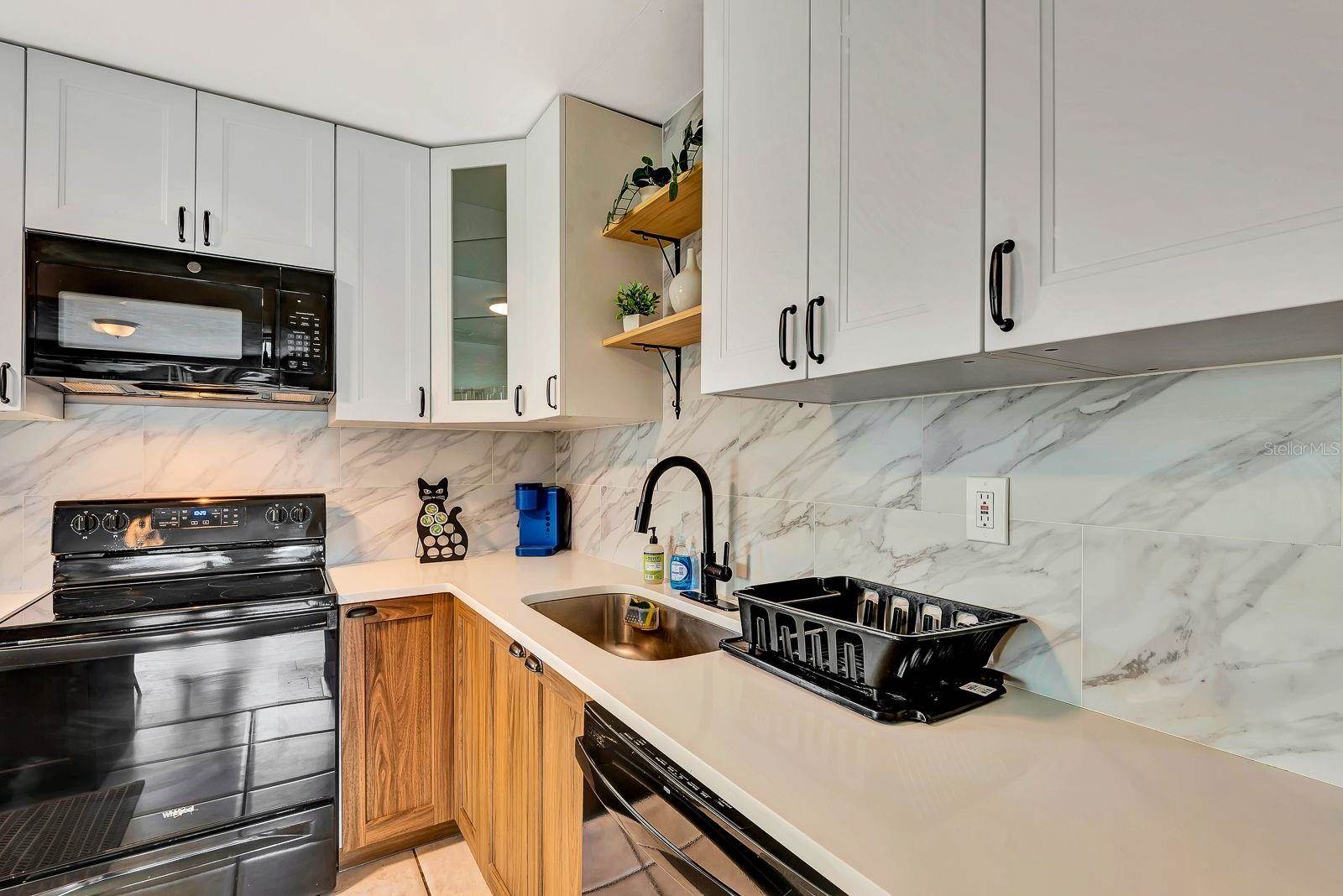 2127 Lee Lane, Sarasota, FL 34231