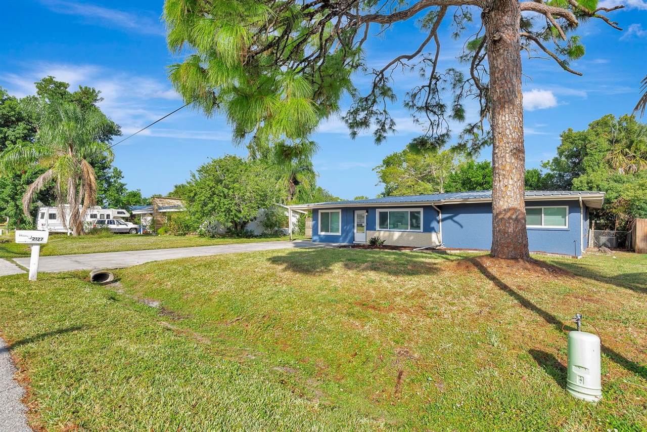 2127 Lee Lane, Sarasota, FL 34231