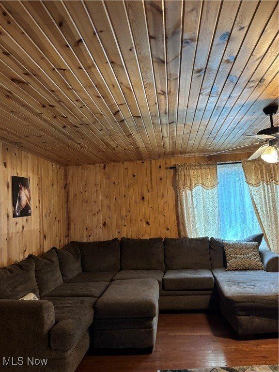 66482 Larrick Ridge Rd, Cambridge, OH 43725