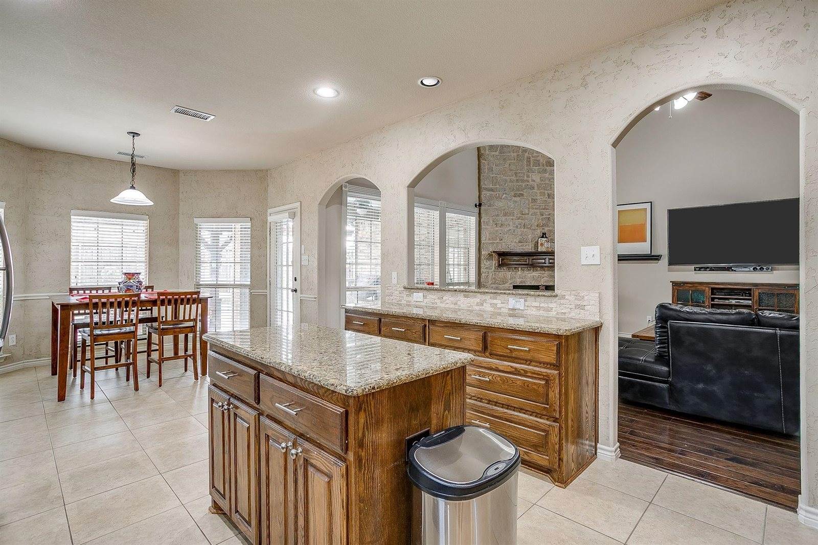 2805 Stackhouse Street, Fort Worth, TX 76244