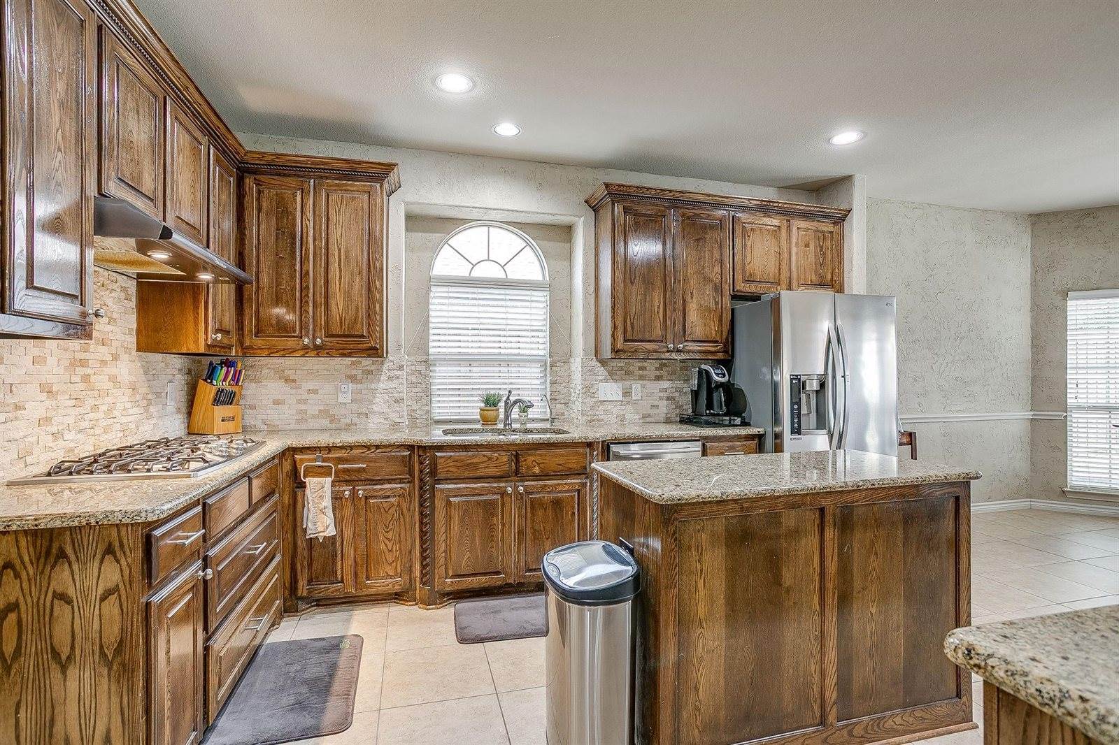 2805 Stackhouse Street, Fort Worth, TX 76244