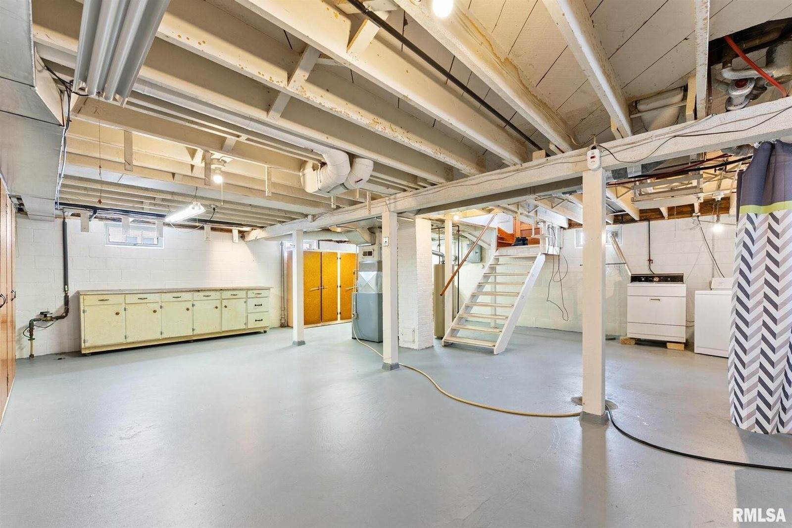 5215 11TH Avenue, Moline, IL 61265