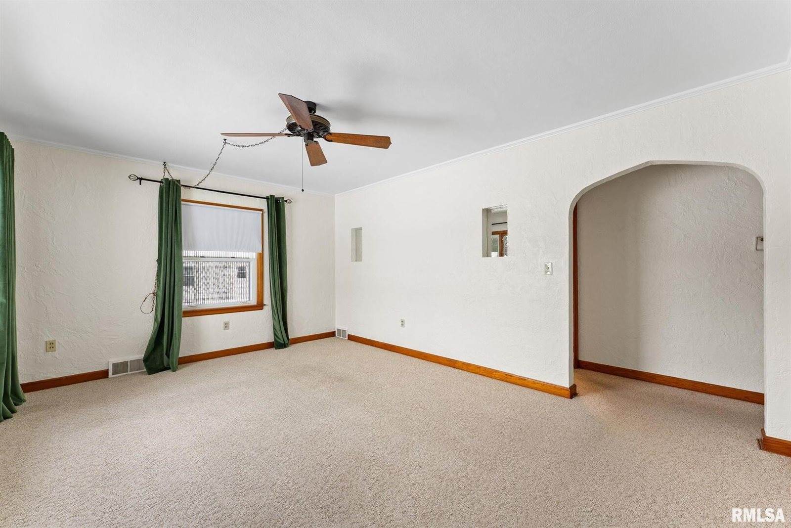 5215 11TH Avenue, Moline, IL 61265