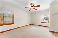 5215 11TH Avenue, Moline, IL 61265