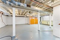 5215 11TH Avenue, Moline, IL 61265