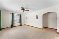 5215 11TH Avenue, Moline, IL 61265