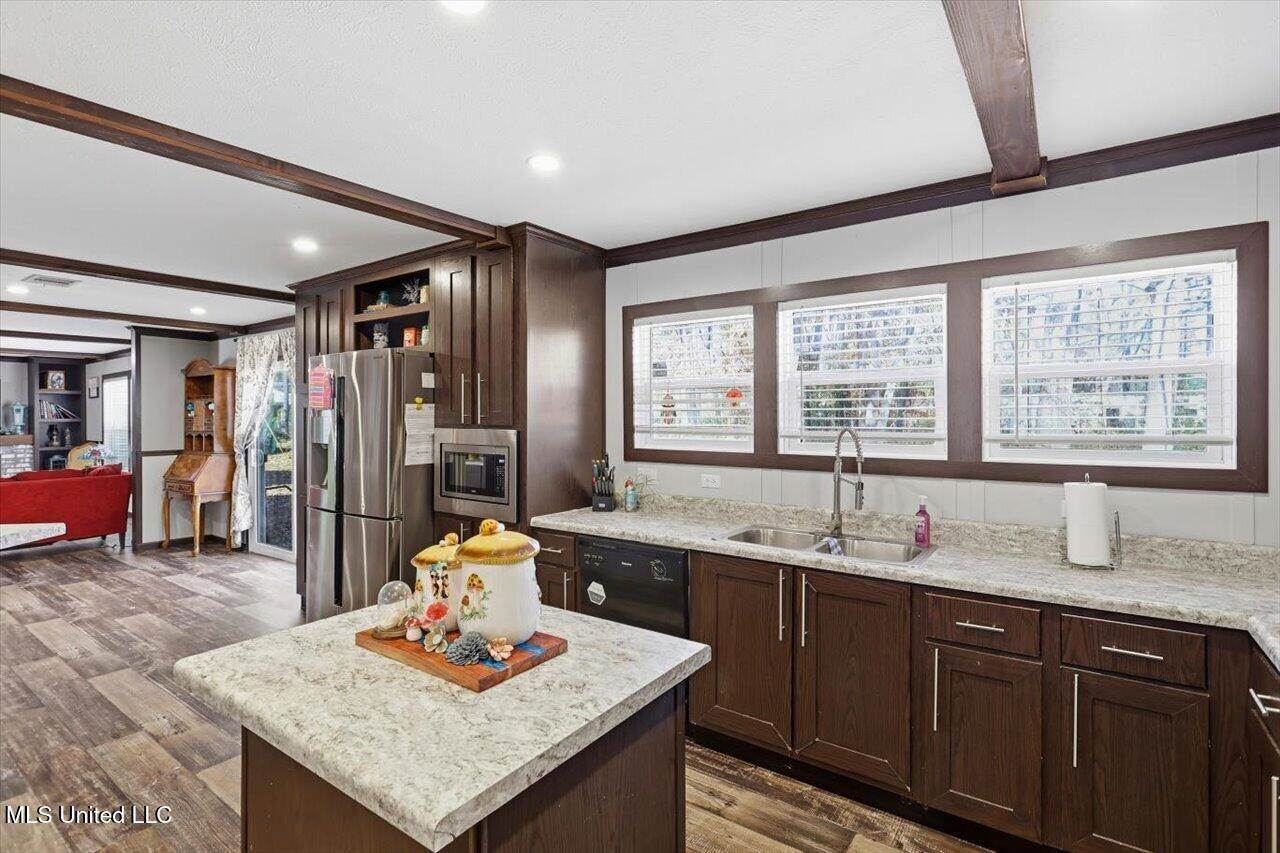 102 Horseshoe Circle, Brandon, MS 39047