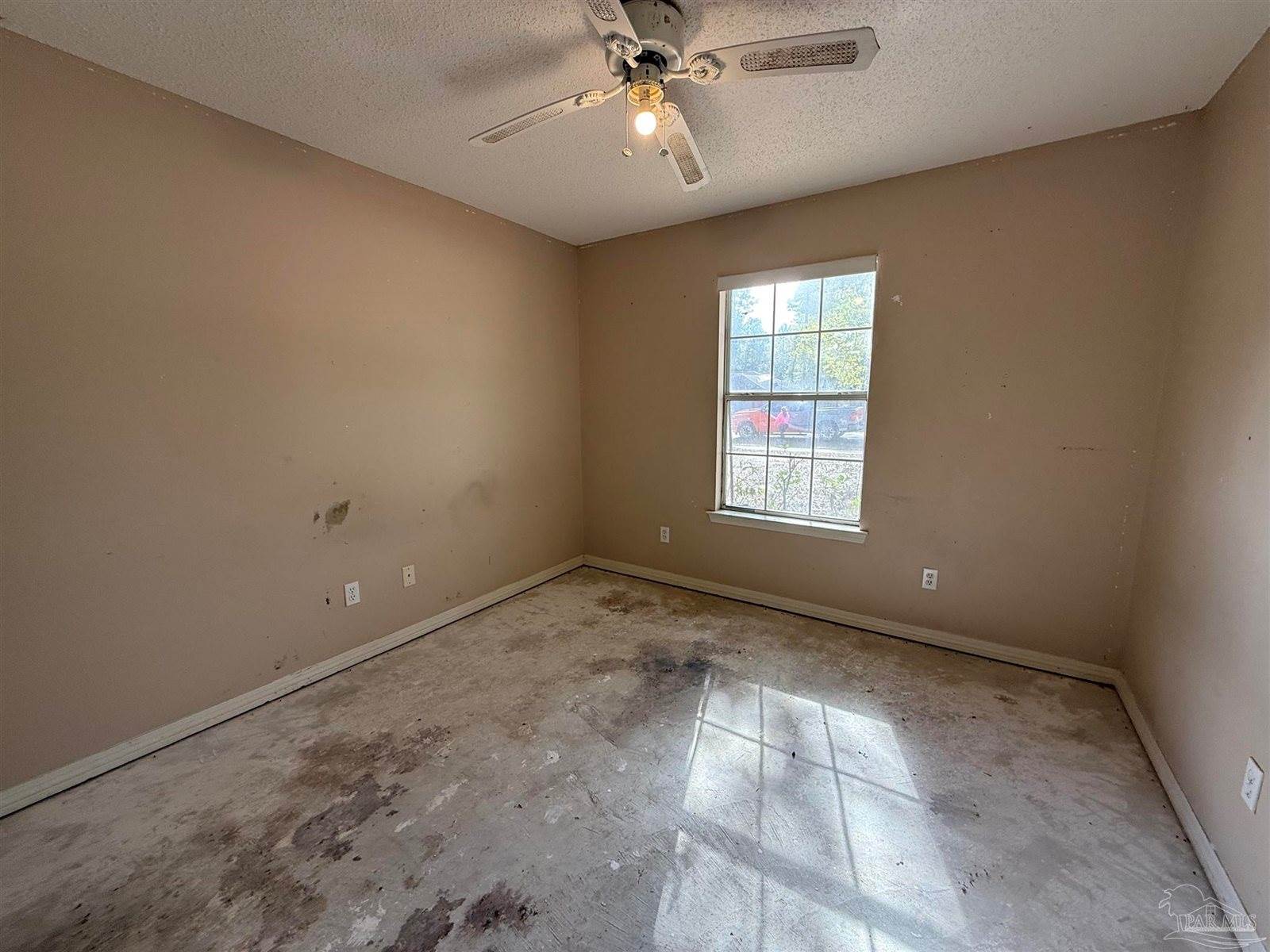 7748 Rustling Pines Dr, Milton, FL 32583