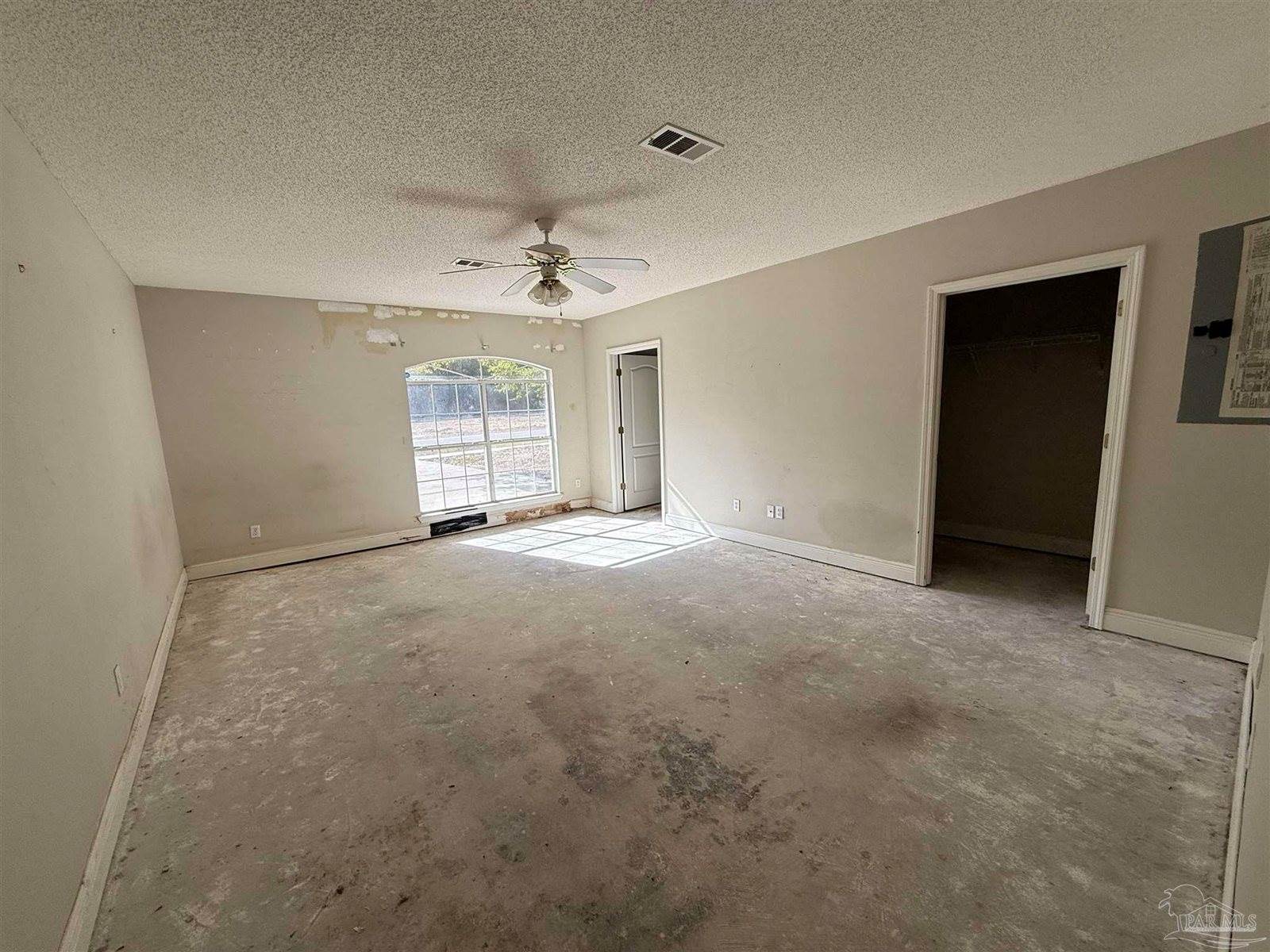 7748 Rustling Pines Dr, Milton, FL 32583