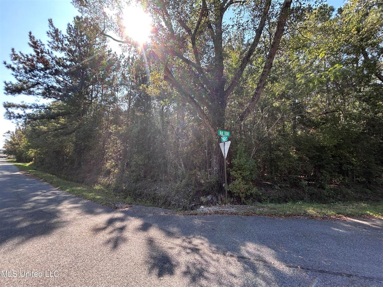 F Street, Biloxi, MS 39532