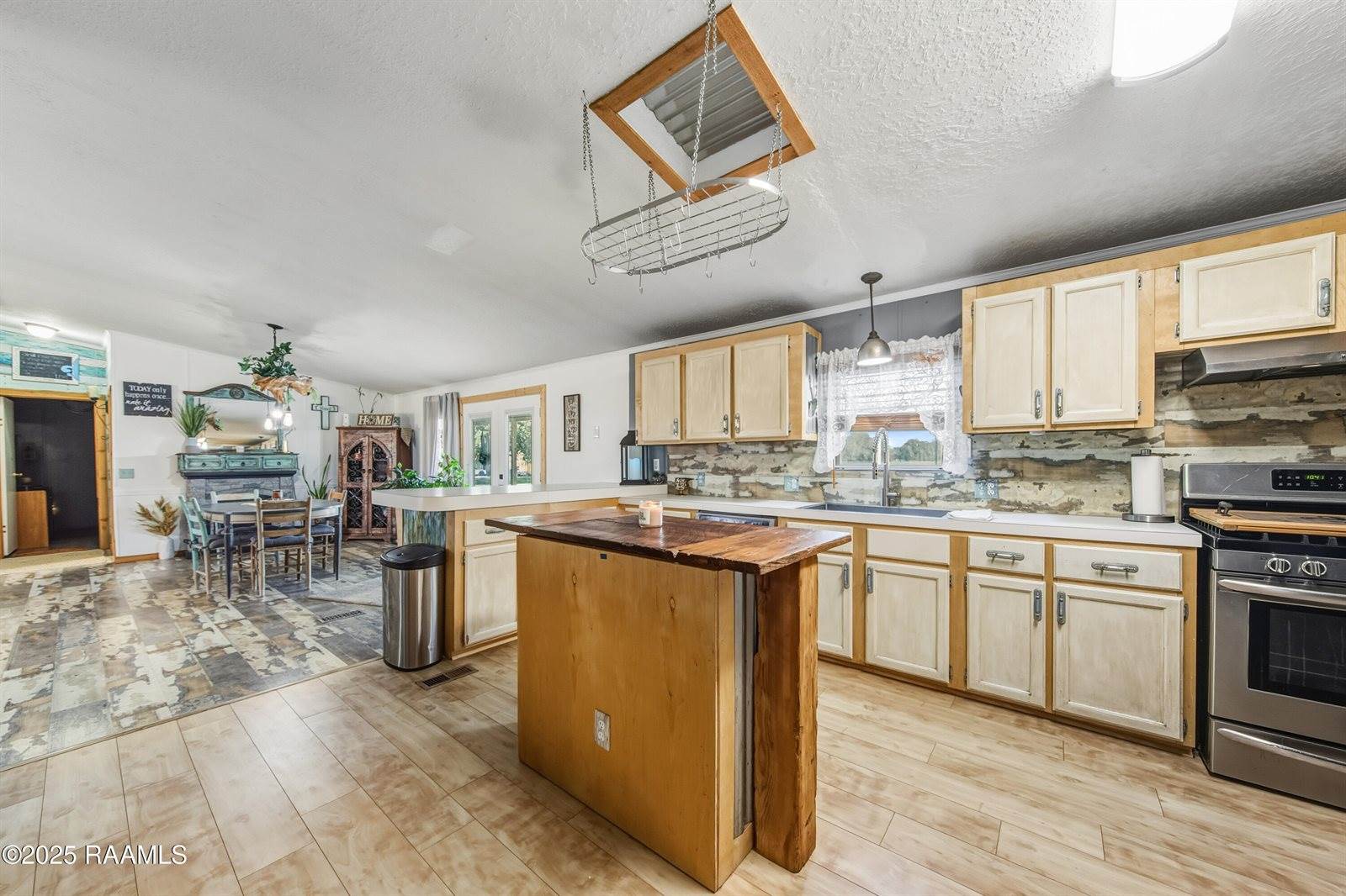 330 Vatican Road, Carencro, LA 70520