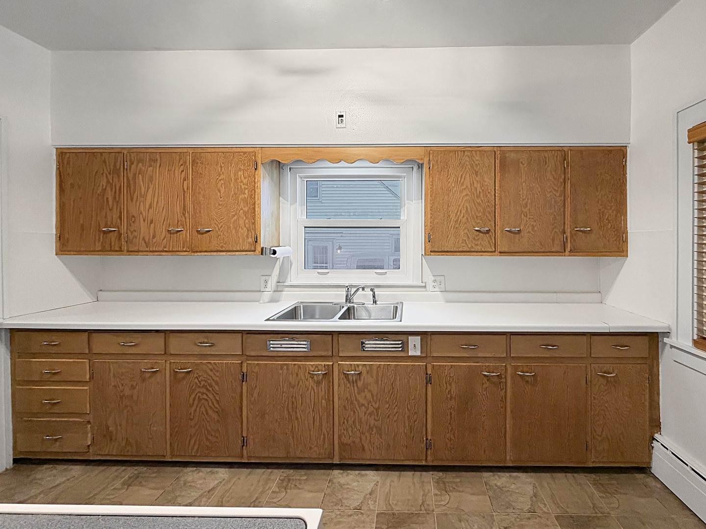 327 West Garfield Street, Freeport, IL 61032