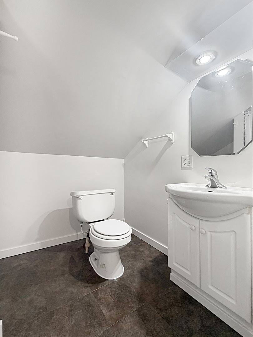 327 West Garfield Street, Freeport, IL 61032