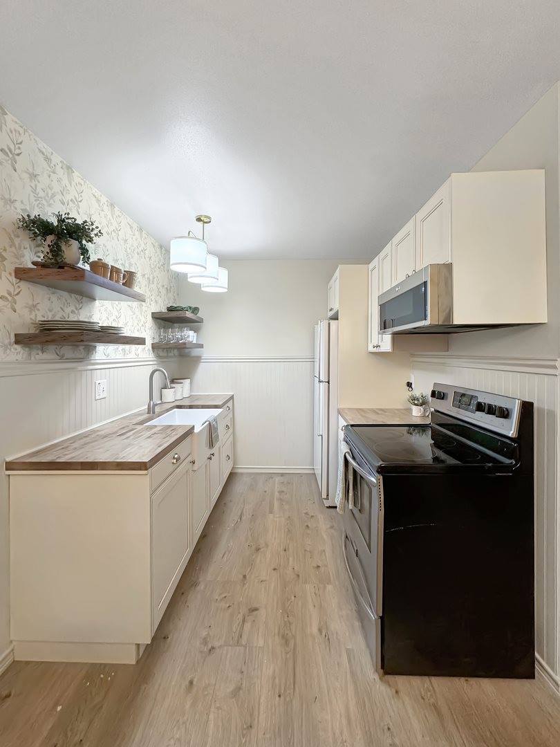 124 North Whistler C4 Avenue, #C4, Freeport, IL 61032