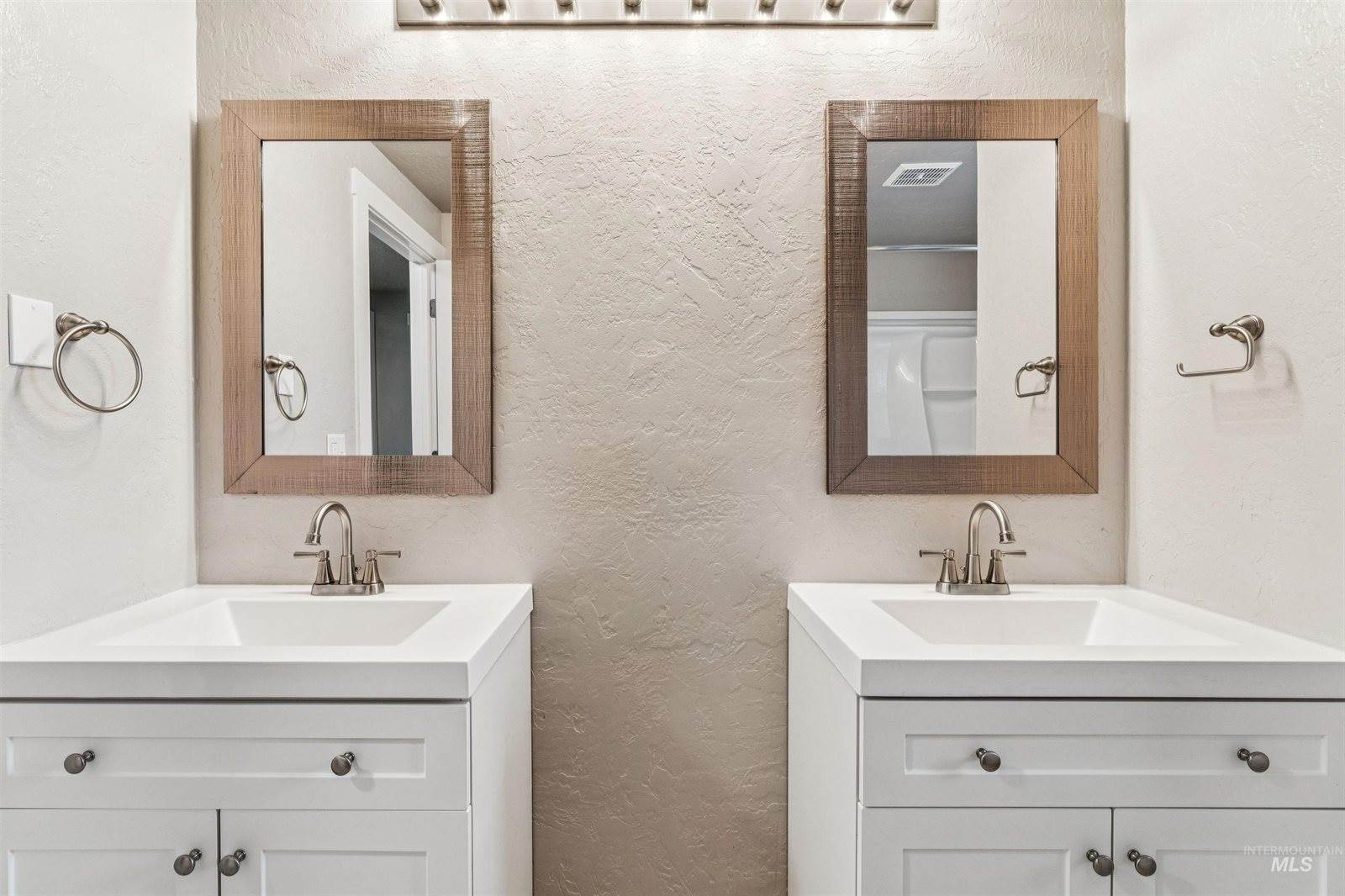 2105 Airport Ave, Caldwell, ID 83605