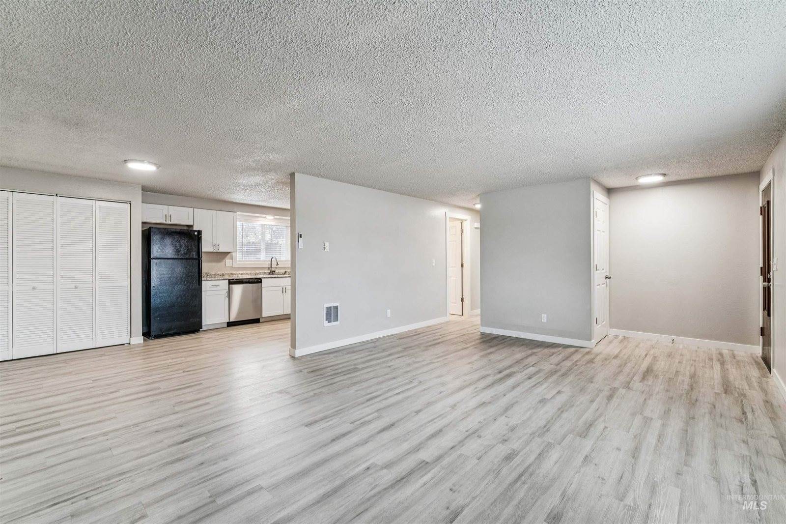 2105 Airport Ave, Caldwell, ID 83605