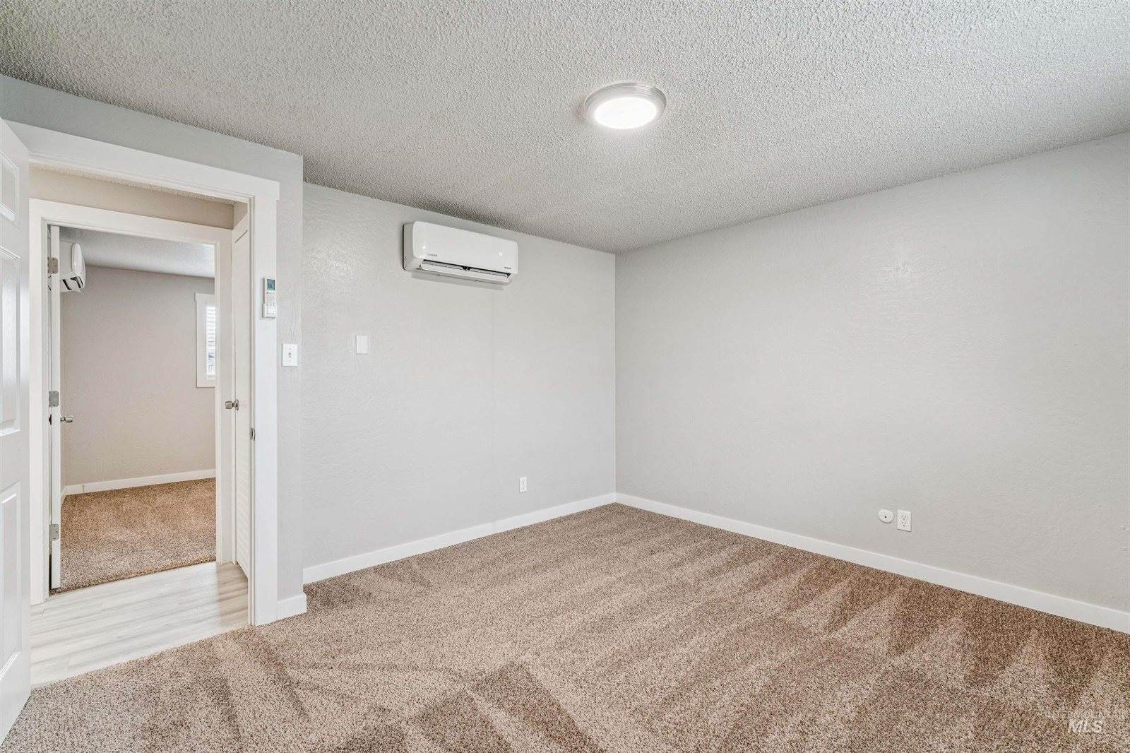 2105 Airport Ave, Caldwell, ID 83605