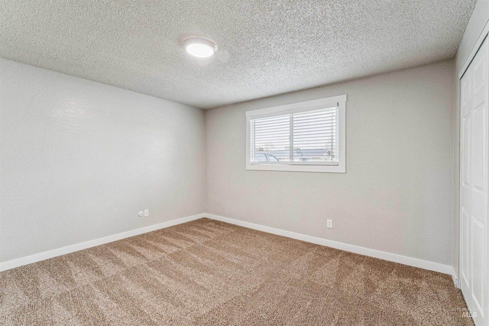 2105 Airport Ave, Caldwell, ID 83605