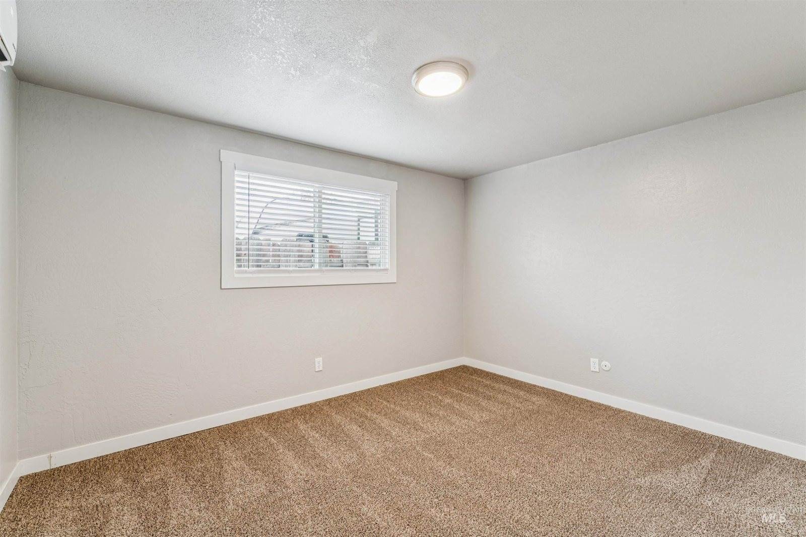 2105 Airport Ave, Caldwell, ID 83605