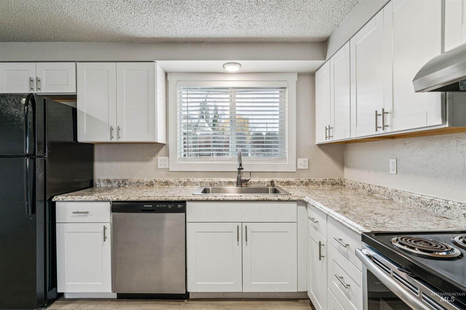 2105 Airport Ave, Caldwell, ID 83605