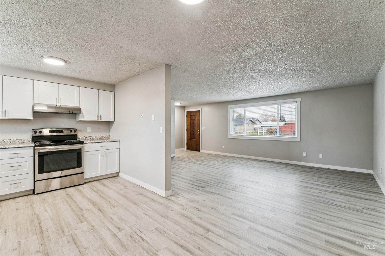 2105 Airport Ave, Caldwell, ID 83605