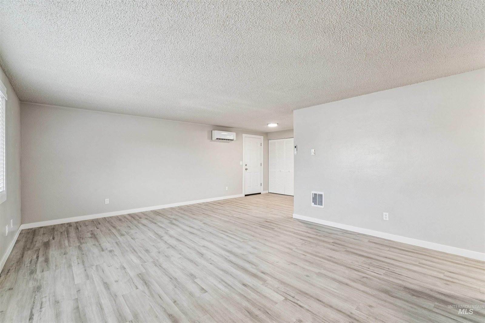 2105 Airport Ave, Caldwell, ID 83605