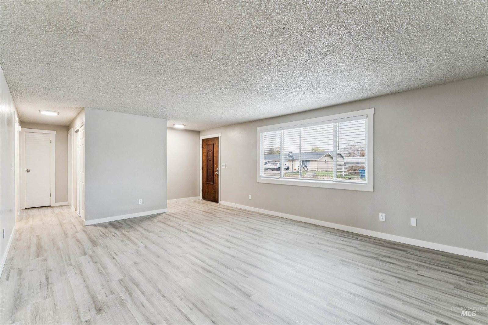 2105 Airport Ave, Caldwell, ID 83605