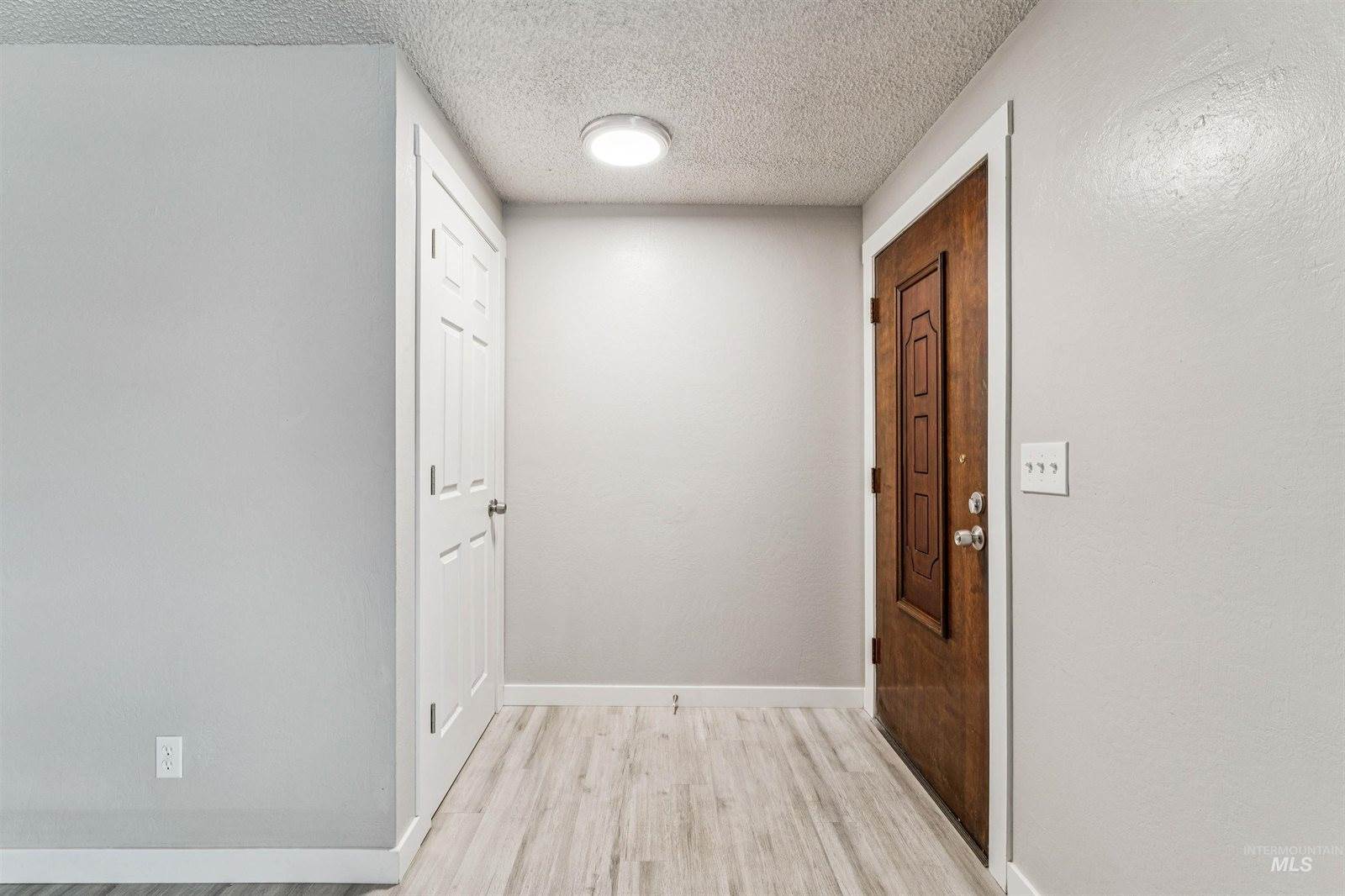 2105 Airport Ave, Caldwell, ID 83605