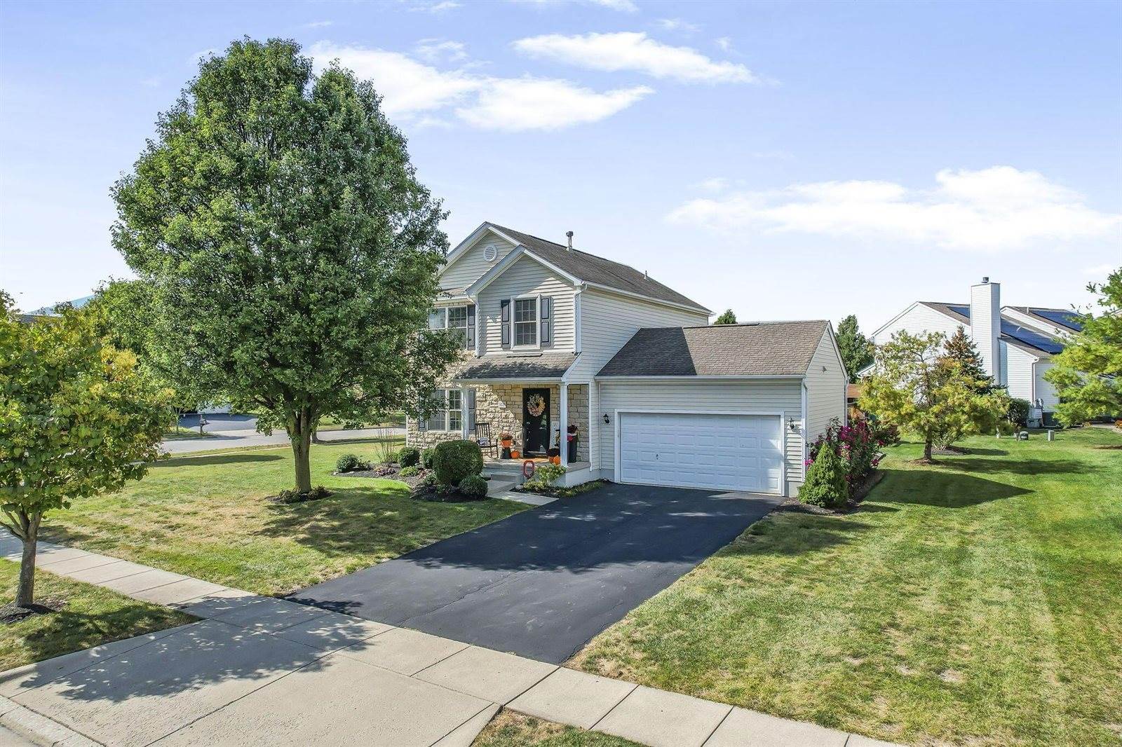 3225 Weeping Spruce Drive, Grove City, OH 43123