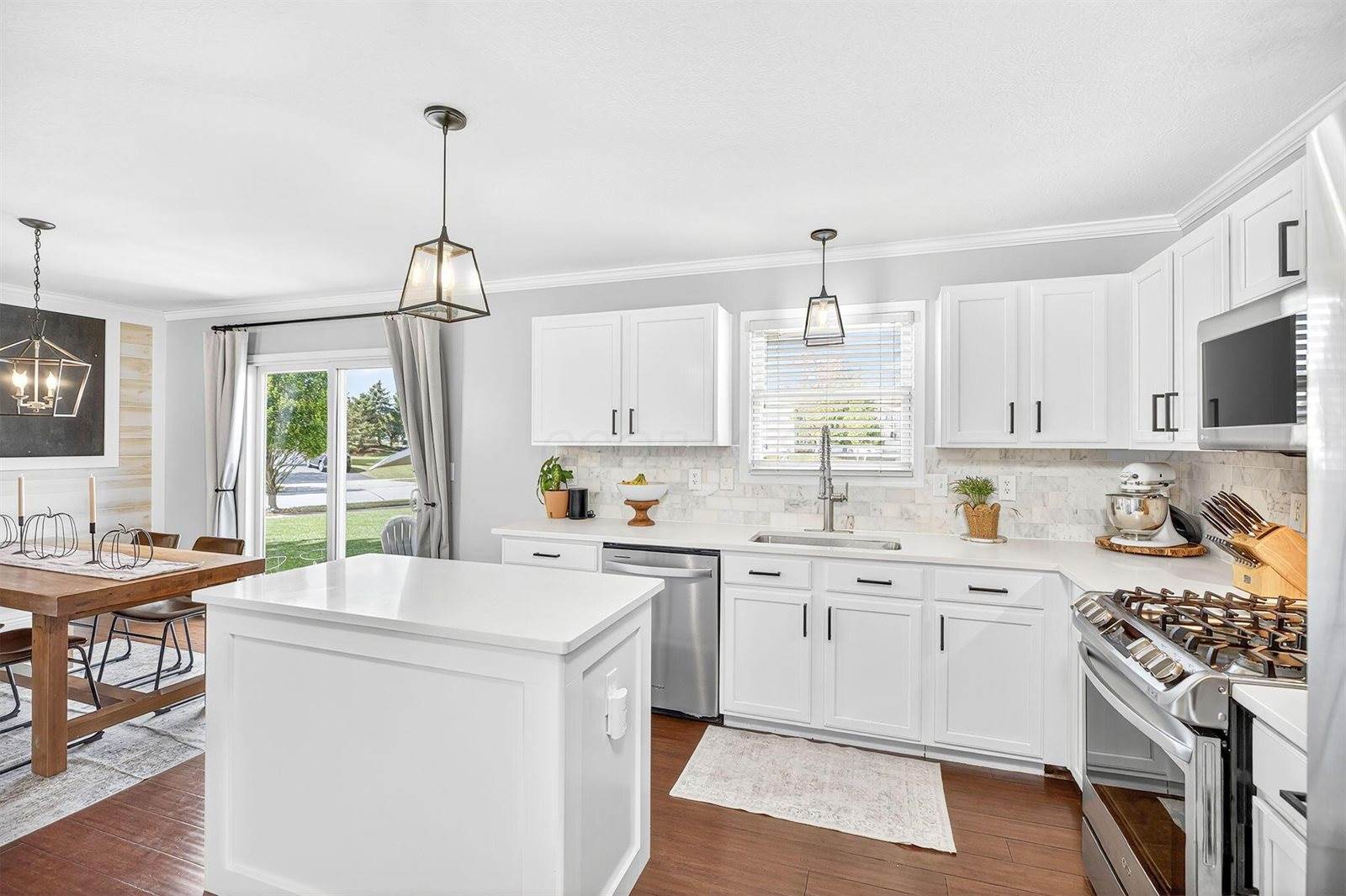 3225 Weeping Spruce Drive, Grove City, OH 43123