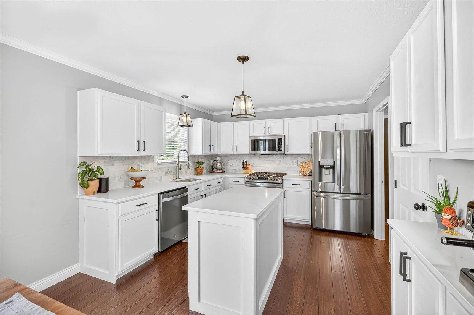 3225 Weeping Spruce Drive, Grove City, OH 43123