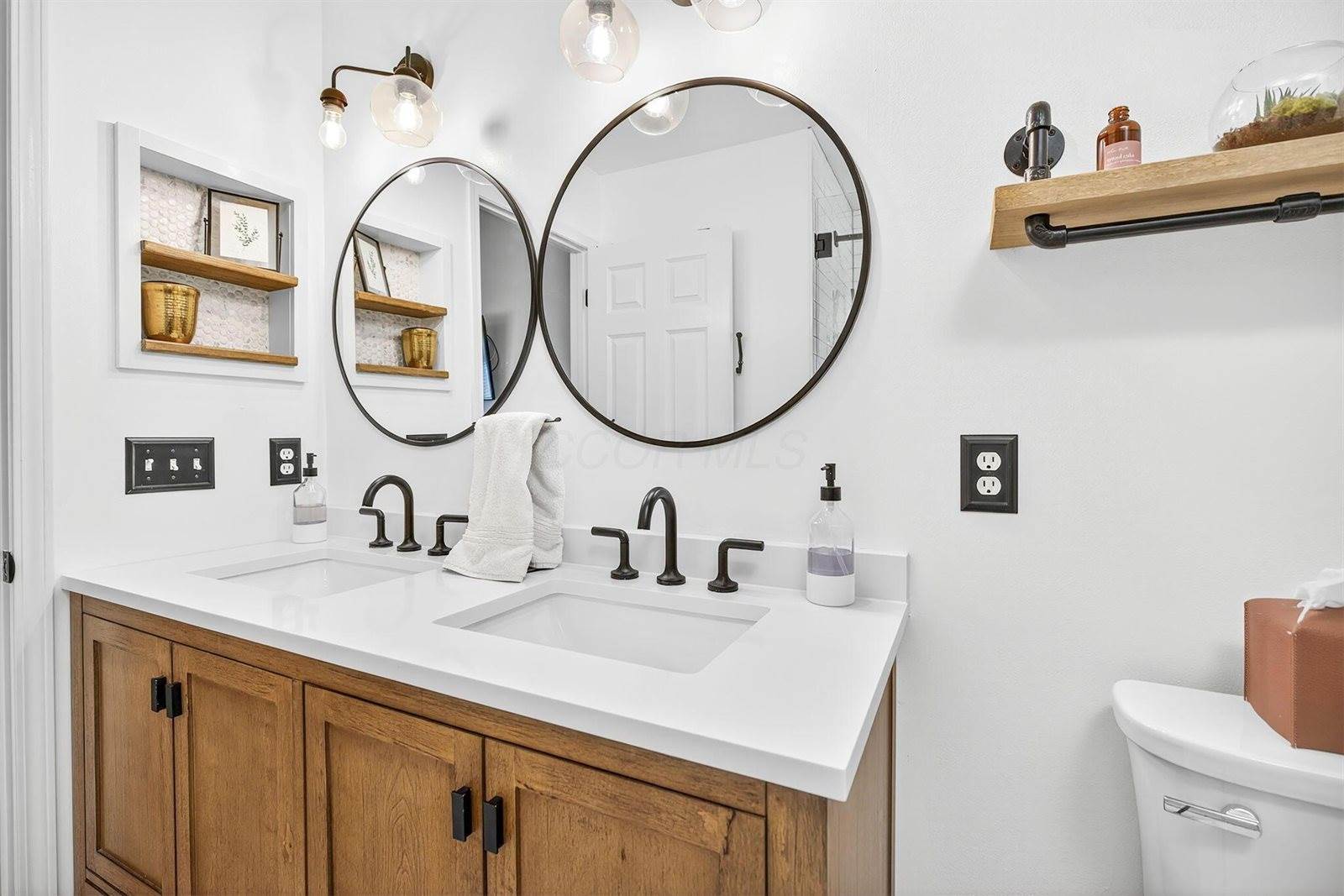 3225 Weeping Spruce Drive, Grove City, OH 43123