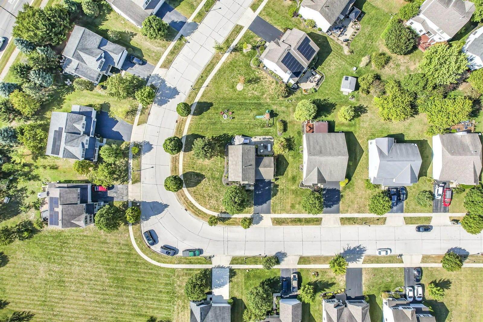 3225 Weeping Spruce Drive, Grove City, OH 43123