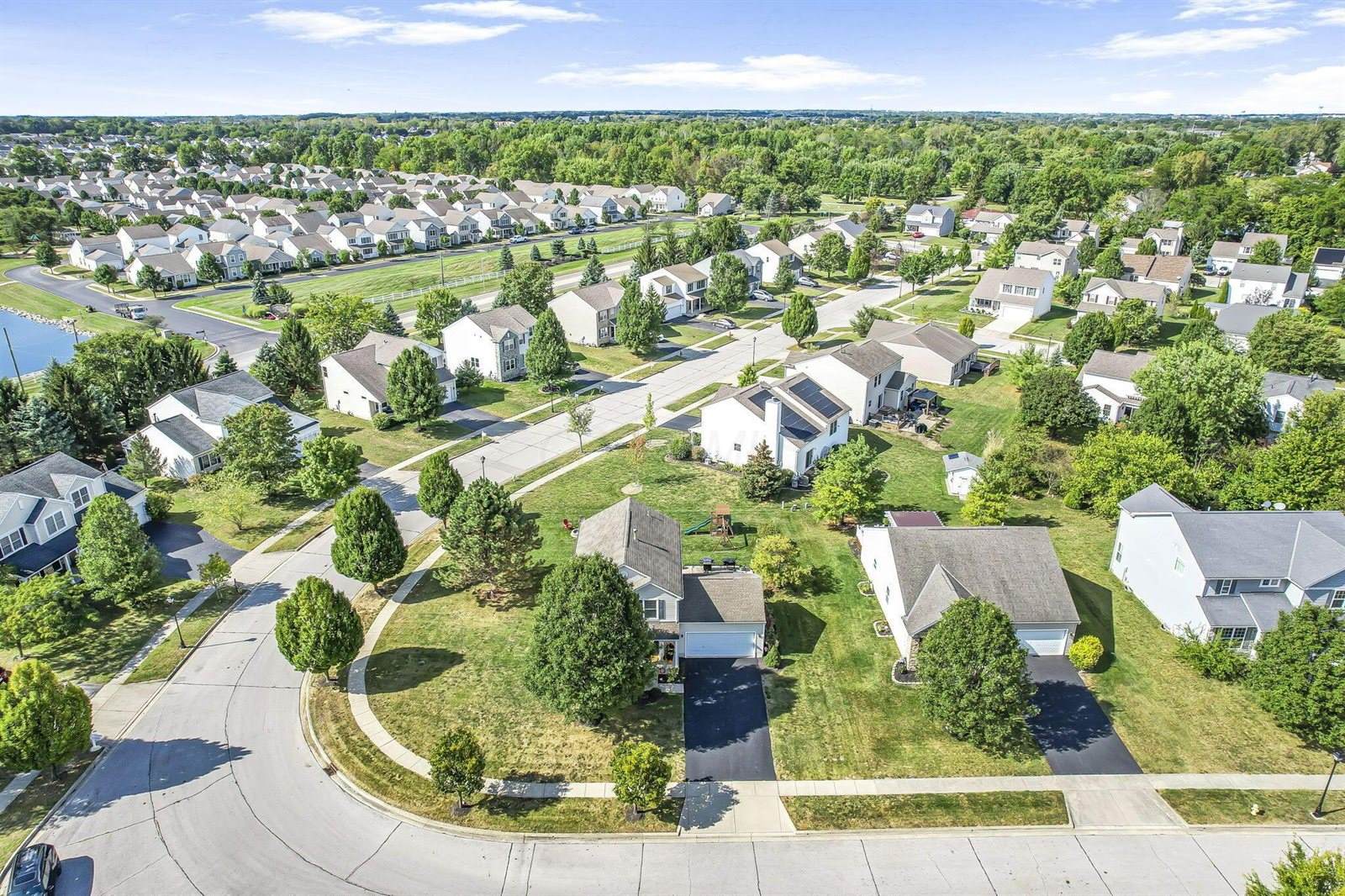 3225 Weeping Spruce Drive, Grove City, OH 43123