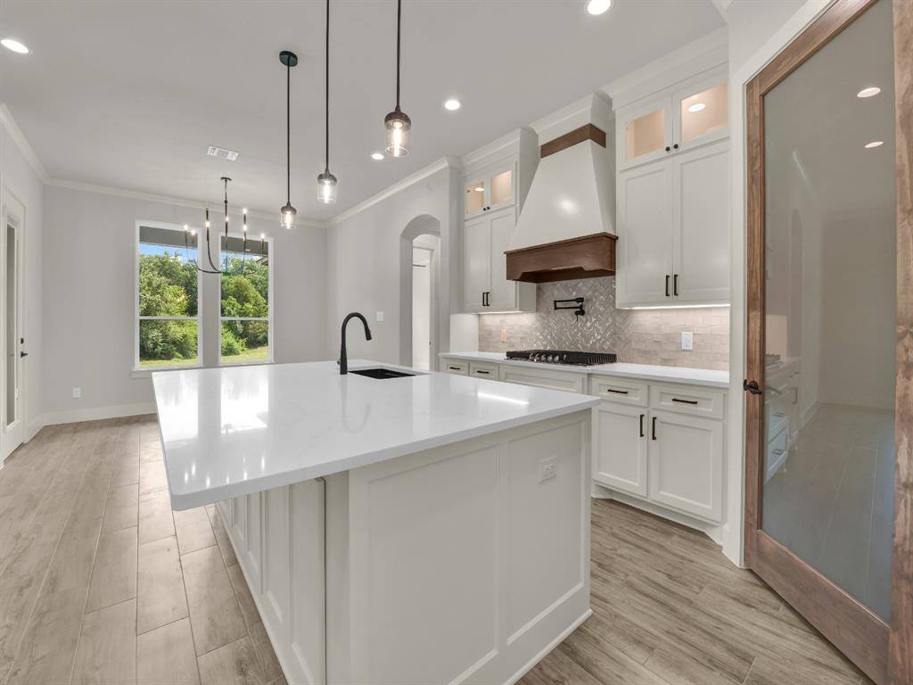 313 Wrangler Court, Weatherford, TX 76088