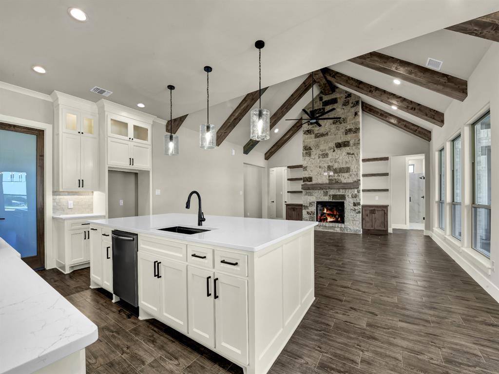 124 Desperado Way, Weatherford, TX 76088