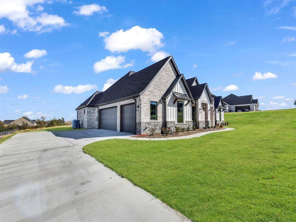 143 Oak Meadow Lane, Weatherford, TX 76085