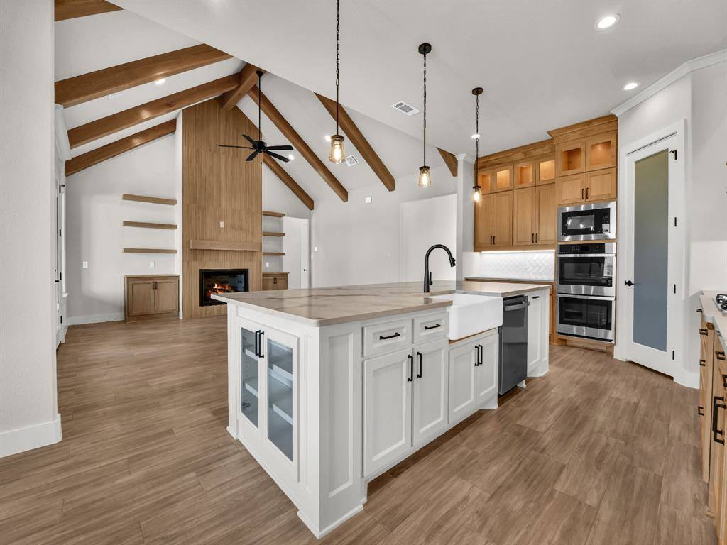 143 Oak Meadow Lane, Weatherford, TX 76085