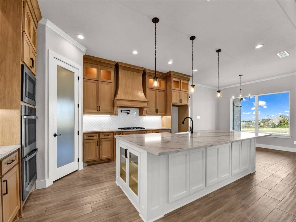 143 Oak Meadow Lane, Weatherford, TX 76085