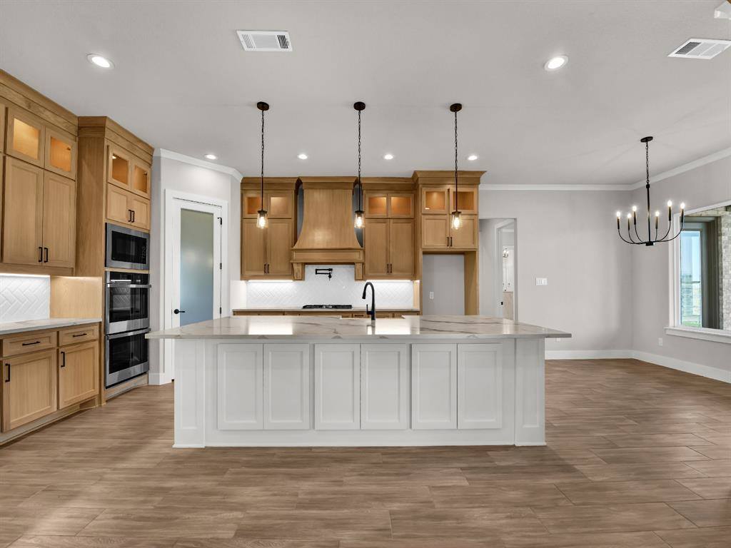 143 Oak Meadow Lane, Weatherford, TX 76085