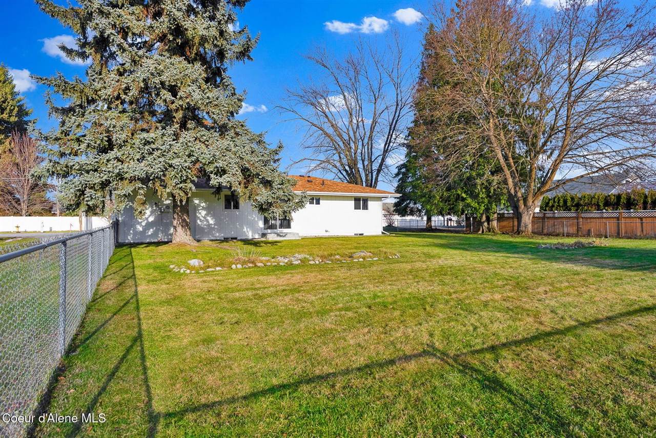 1810 West Honeysuckle Ave., Hayden, ID 83835