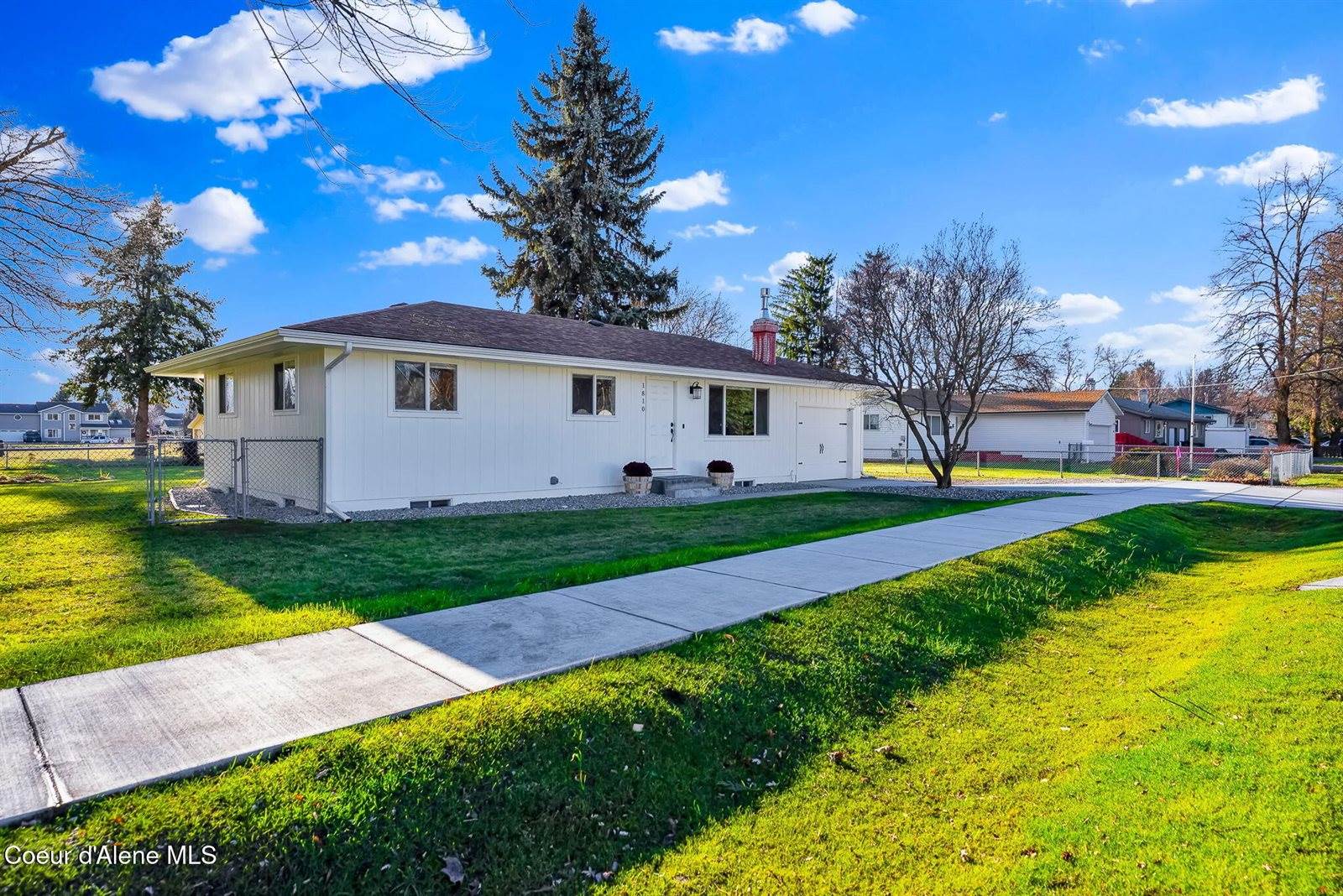 1810 West Honeysuckle Ave., Hayden, ID 83835